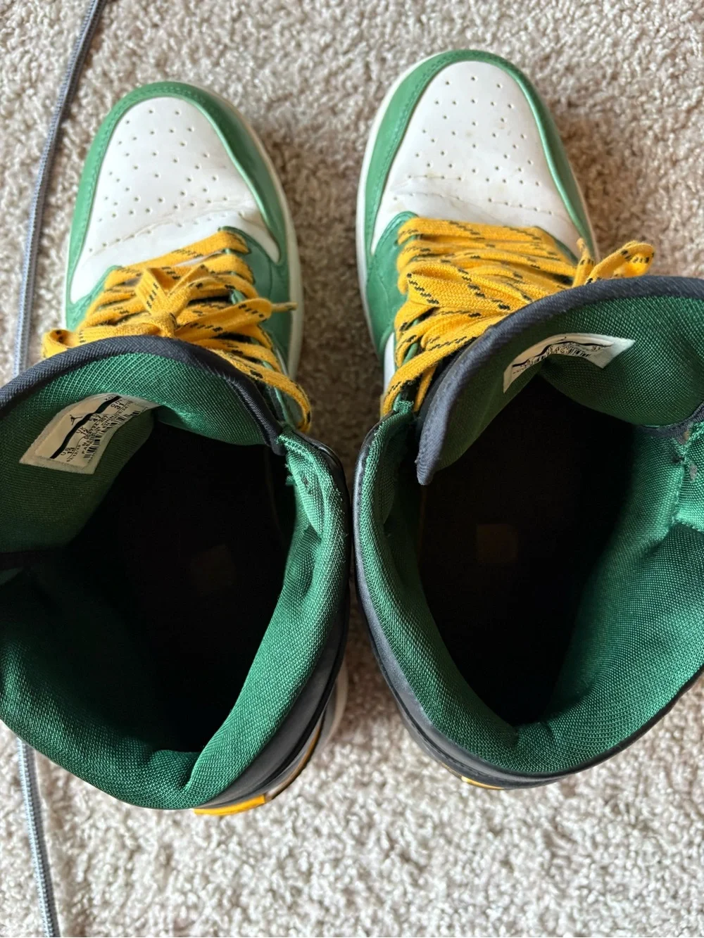Air Jordan 1 Mid Retro Sonics sz men’s US 13